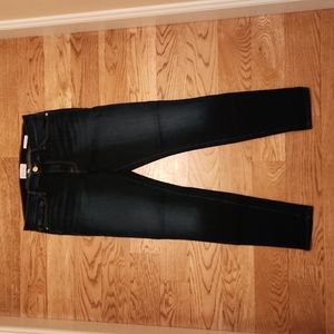 Nwot. Women's Frame Denim dark blue jeans. Size 30 skinny fit.